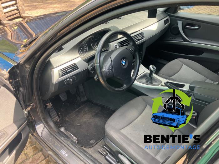 BMW 3 serie 318i 16V Sloopvoertuig (2008, Zwart)