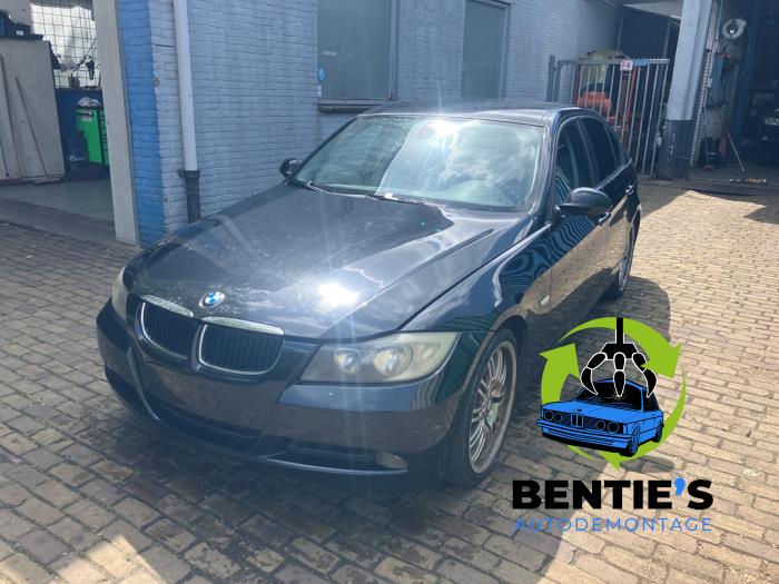BMW 3 serie 318i 16V Sloopvoertuig (2008, Zwart)
