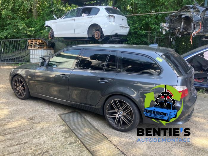 BMW 5 serie Touring 523i 24V Sloopvoertuig (2008, Grijs)