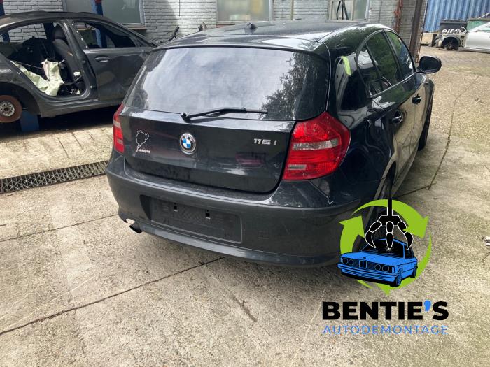BMW 1 serie 116i 2.0 16V Sloopvoertuig (2010, Zwart)