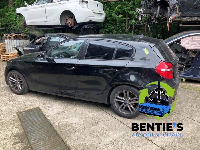 BMW 1 serie 116i 2.0 16V Sloopvoertuig (2010, Zwart)