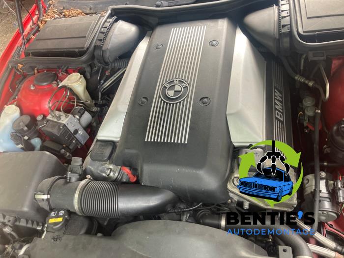 BMW 5 serie Touring 540i 32V Sloopvoertuig (2000, Rood)