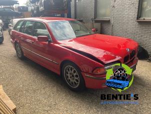 BMW 5 serie Touring 540i 32V Sloopvoertuig (2000, Rood)