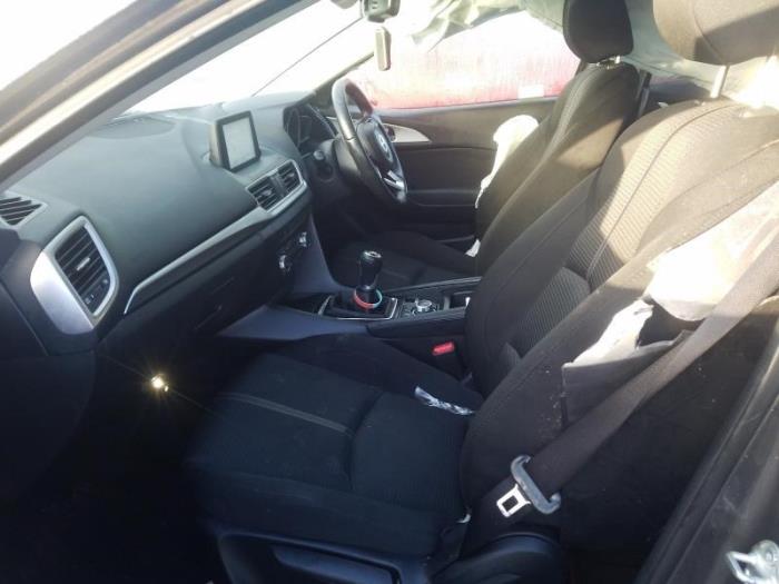 Mazda 3 2.0 SkyActiv-G 120 16V Sloopvoertuig (2018, Grijs)