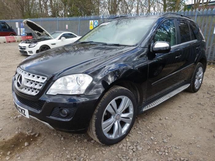 Mercedes ML II 3.0 ML-320 CDI 4-Matic V6 24V Sloopvoertuig (2010, Bruin)