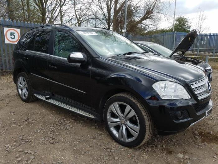 Mercedes ML II 3.0 ML-320 CDI 4-Matic V6 24V Sloopvoertuig (2010, Bruin)
