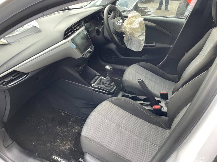 Opel Corsa F 1.2 Turbo 12V 100 Sloopvoertuig (2020, Wit)