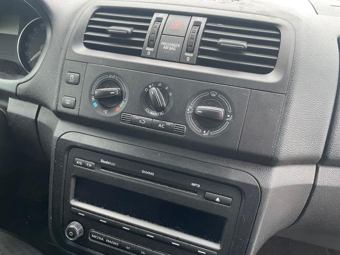 Skoda Fabia II Combi 1.2 TDI 12V Greenline Sloopvoertuig (2010, Beige)