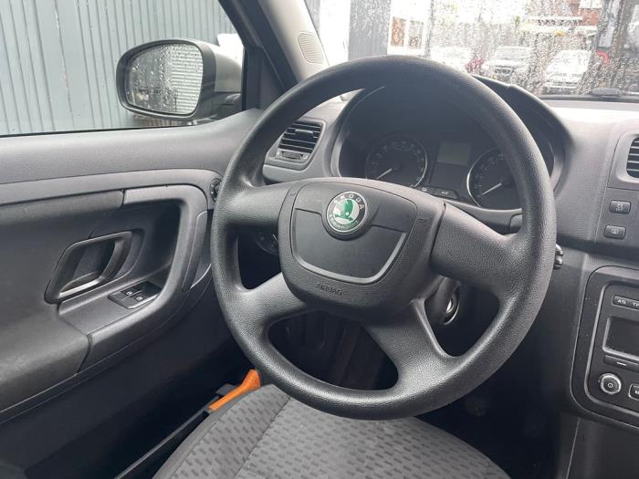 Skoda Fabia II Combi 1.2 TDI 12V Greenline Sloopvoertuig (2010, Beige)