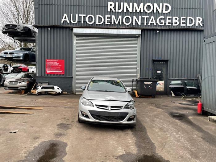 Opel Astra J 2.0 CDTI 16V 160 Ecotec Sloopvoertuig (2015, Zilvergrijs)