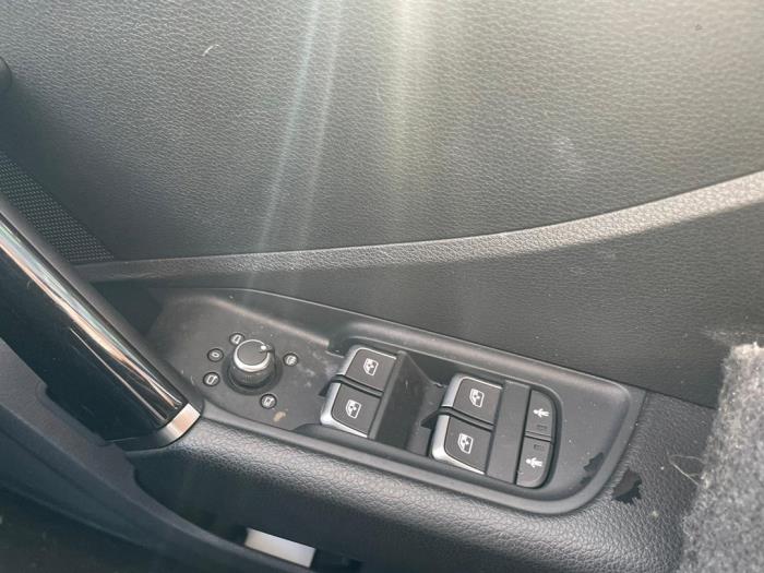 Audi Q2 1.6 30 TDI 16V Sloopvoertuig (2020, Metallic, Grijs, Muisgrijs)