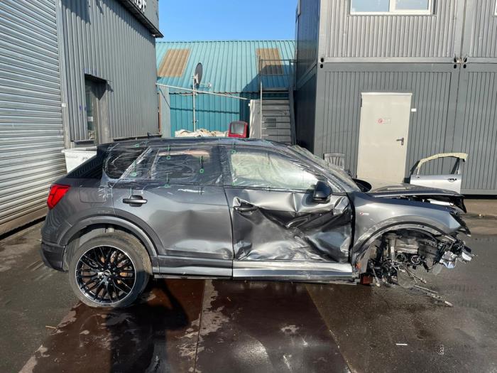 Audi Q2 1.6 30 TDI 16V Sloopvoertuig (2020, Metallic, Grijs, Muisgrijs)