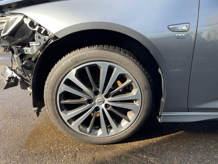 Opel Insignia Sports Tourer 1.5 Turbo 16V 165 Sloopvoertuig (2018, Grijs, Blauw)