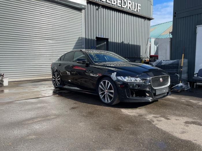 Jaguar XE 2.0d 180 16V Sloopvoertuig (2017, Zwart)