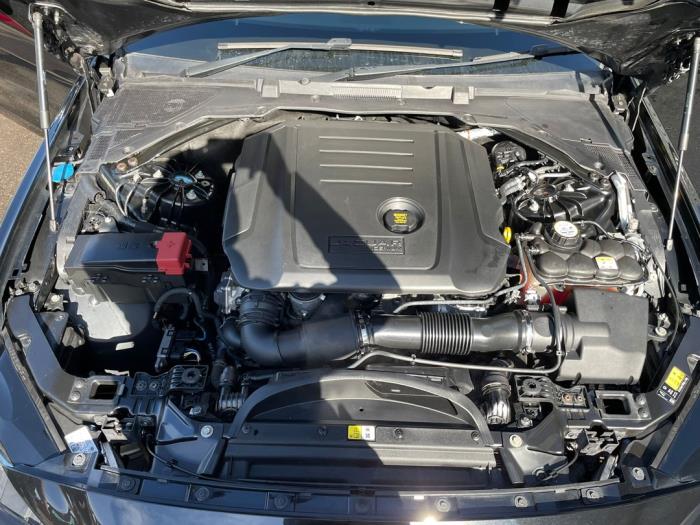 Jaguar XE 2.0d 180 16V Sloopvoertuig (2017, Zwart)