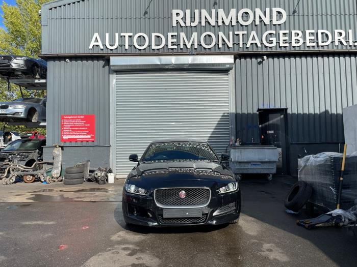 Jaguar XE 2.0d 180 16V Sloopvoertuig (2017, Zwart)