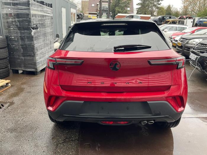 Opel Mokka 1.2 Turbo 12V Sloopvoertuig (2022, Metallic, Rood, Zwart)