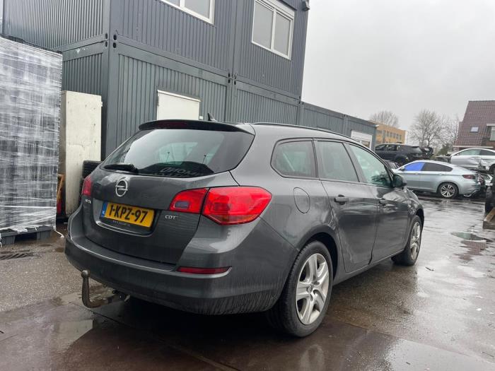Opel Astra J Sports Tourer 1.7 CDTi 16V Sloopvoertuig (2011, Grijs)