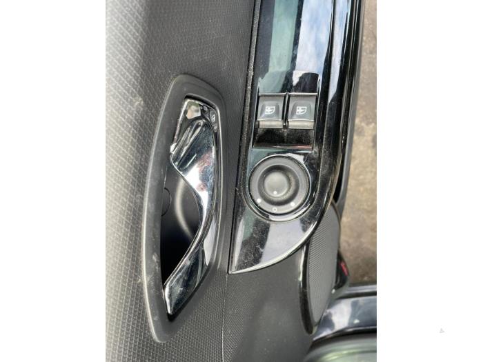 Renault Clio IV 0.9 Energy TCE 90 12V Sloopvoertuig (2013, Zwart)