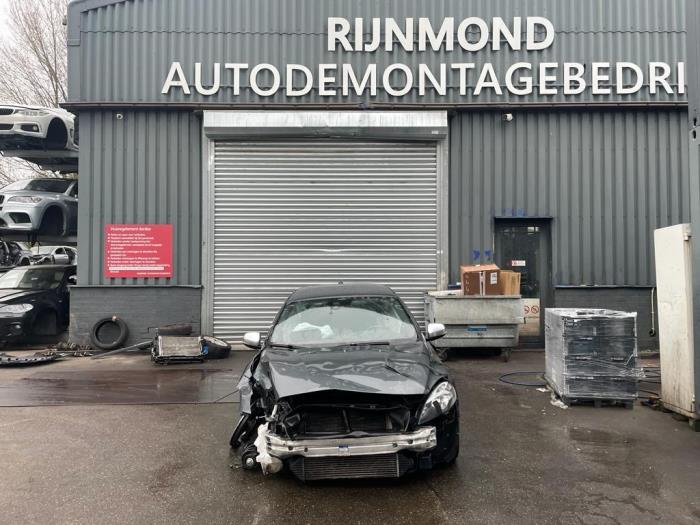 Volvo V40 1.6 D2 Sloopvoertuig (2013, Donker, Zilvergrijs)