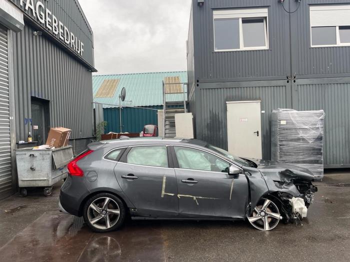 Volvo V40 1.6 D2 Sloopvoertuig (2013, Donker, Zilvergrijs)