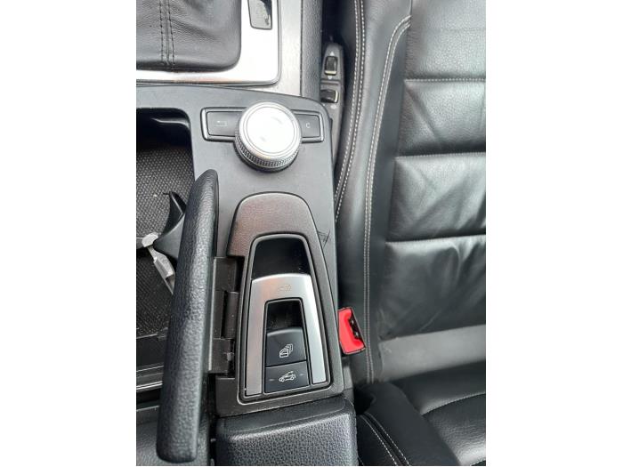 Mercedes E E-250 CDI,d 16V BlueEfficiency, BlueTEC Sloopvoertuig (2012, Zilvergrijs)