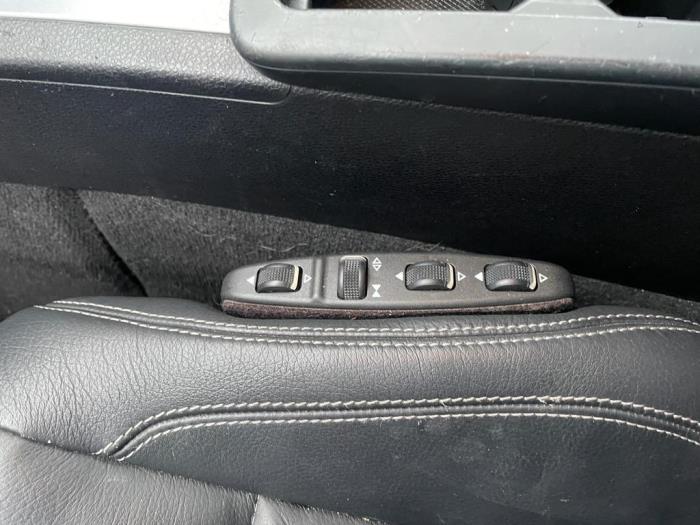 Mercedes E E-250 CDI,d 16V BlueEfficiency, BlueTEC Sloopvoertuig (2012, Zilvergrijs)