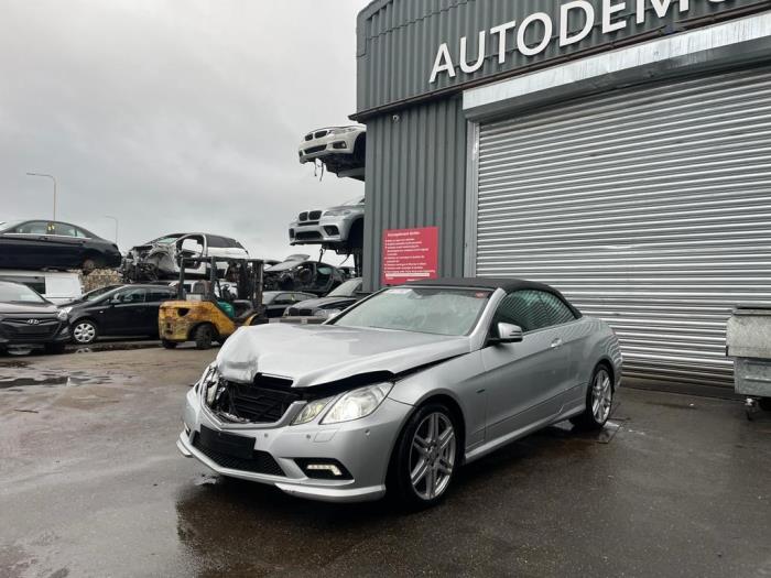 Mercedes E E-250 CDI,d 16V BlueEfficiency, BlueTEC Sloopvoertuig (2012, Zilvergrijs)