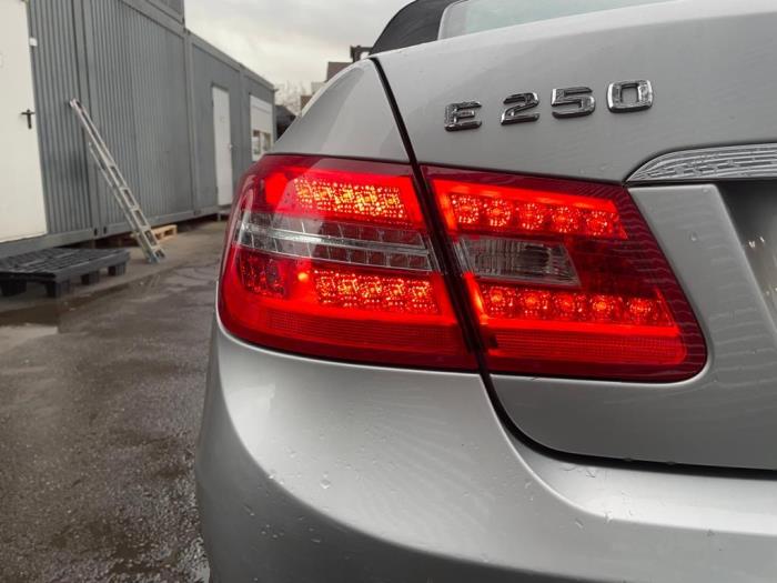 Mercedes E E-250 CDI,d 16V BlueEfficiency, BlueTEC Sloopvoertuig (2012, Zilvergrijs)