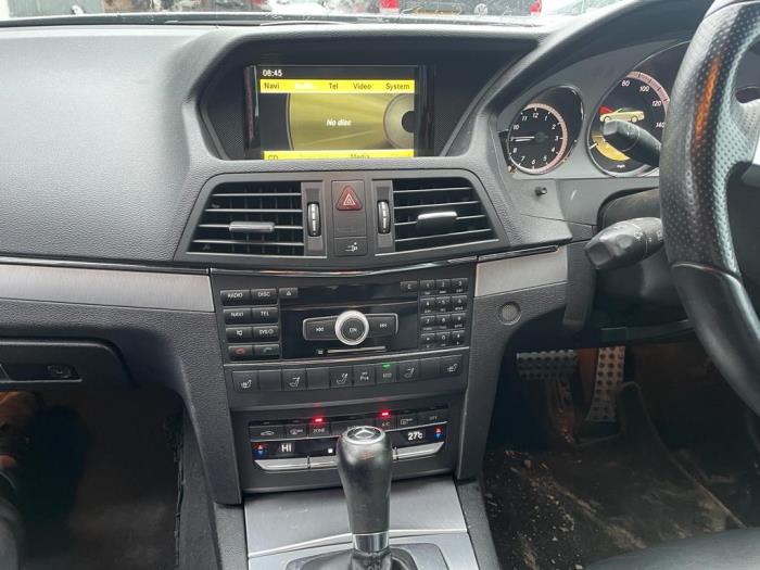 Mercedes E E-250 CDI,d 16V BlueEfficiency, BlueTEC Sloopvoertuig (2012, Zilvergrijs)