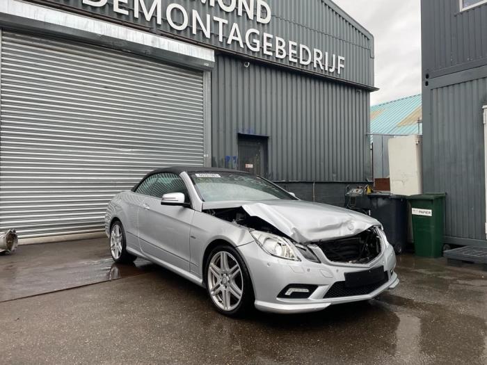 Mercedes E E-250 CDI,d 16V BlueEfficiency, BlueTEC Sloopvoertuig (2012, Zilvergrijs)