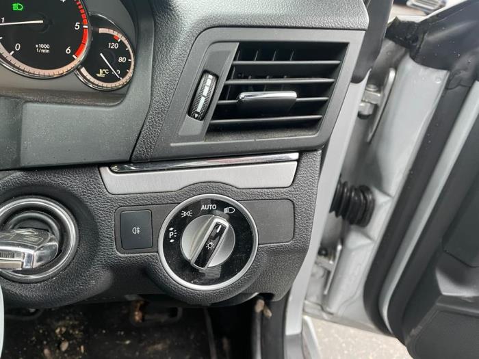 Mercedes E E-250 CDI,d 16V BlueEfficiency, BlueTEC Sloopvoertuig (2012, Zilvergrijs)