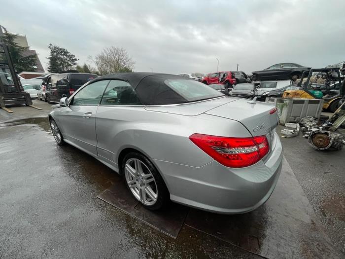 Mercedes E E-250 CDI,d 16V BlueEfficiency, BlueTEC Sloopvoertuig (2012, Zilvergrijs)