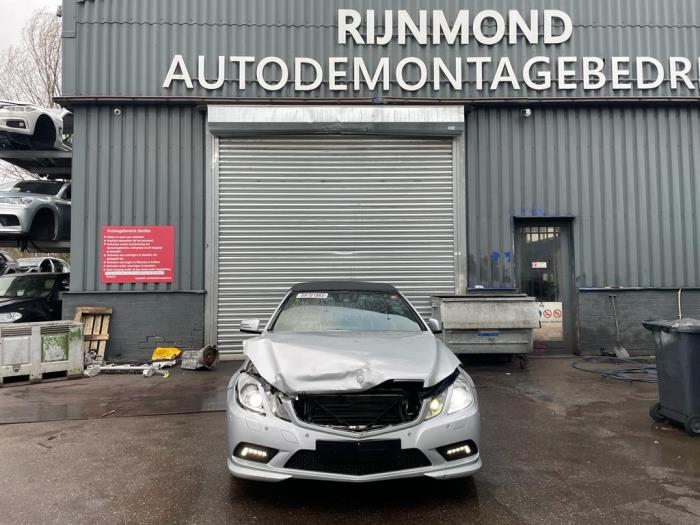 Mercedes E E-250 CDI,d 16V BlueEfficiency, BlueTEC Sloopvoertuig (2012, Zilvergrijs)