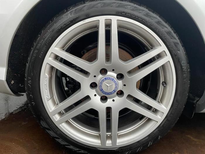 Mercedes E E-250 CDI,d 16V BlueEfficiency, BlueTEC Sloopvoertuig (2012, Zilvergrijs)