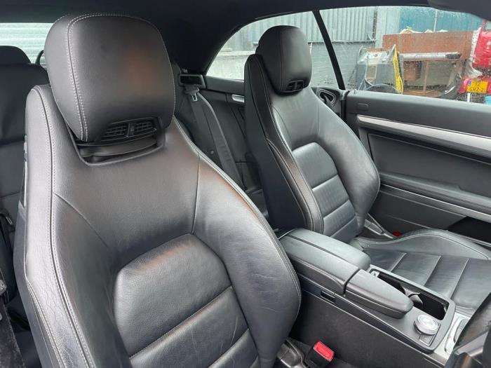 Mercedes E E-250 CDI,d 16V BlueEfficiency, BlueTEC Sloopvoertuig (2012, Zilvergrijs)