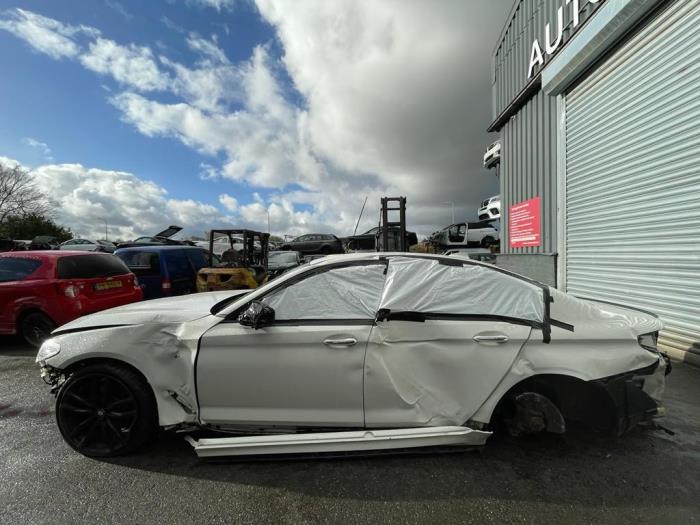 BMW 5 serie 530d xDrive 3.0 TwinPower Turbo 24V Sloopvoertuig (2017, Wit)