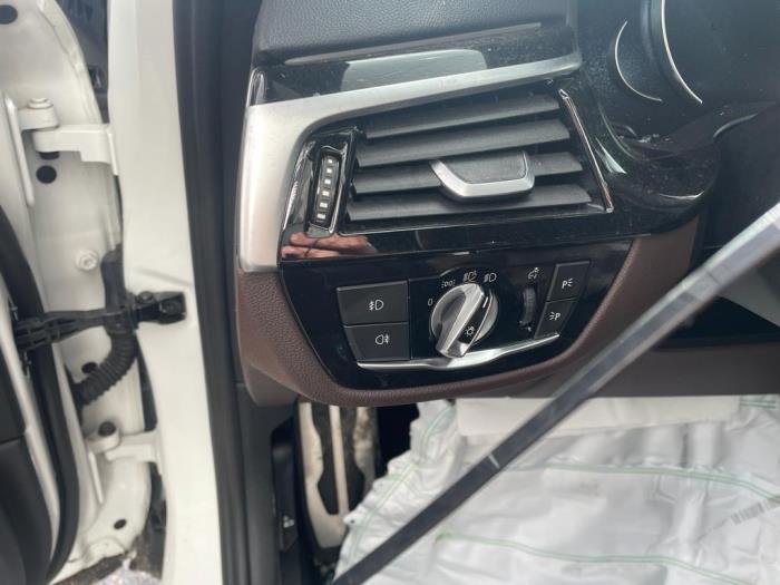 BMW 5 serie 530d xDrive 3.0 TwinPower Turbo 24V Sloopvoertuig (2017, Wit)