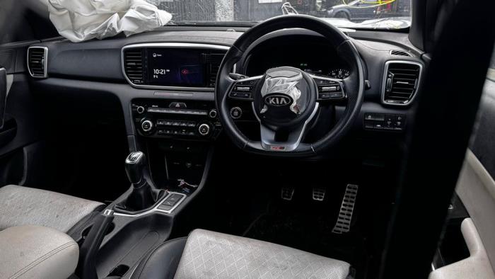 Kia Sportage 1.6 T-GDI 16V 4x2 Sloopvoertuig (2021, Licht, Zilver, Blauw)