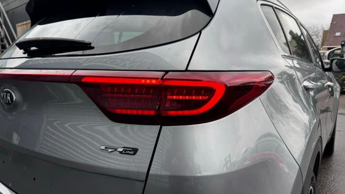 Kia Sportage 1.6 T-GDI 16V 4x2 Sloopvoertuig (2021, Licht, Zilver, Blauw)