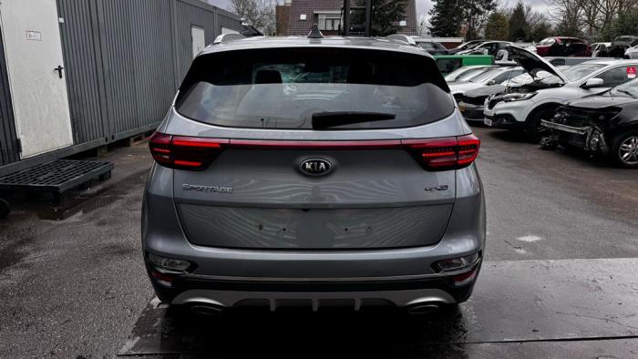 Kia Sportage 1.6 T-GDI 16V 4x2 Sloopvoertuig (2021, Licht, Zilver, Blauw)