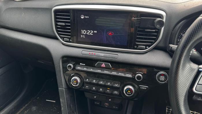 Kia Sportage 1.6 T-GDI 16V 4x2 Sloopvoertuig (2021, Licht, Zilver, Blauw)