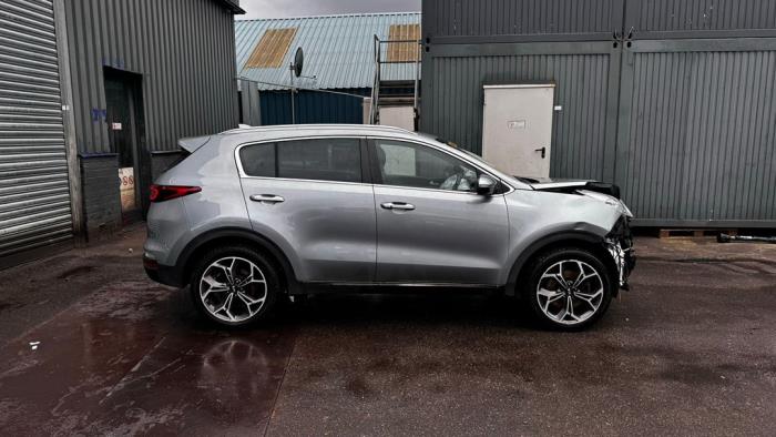 Kia Sportage 1.6 T-GDI 16V 4x2 Sloopvoertuig (2021, Licht, Zilver, Blauw)