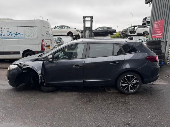 Renault Megane III Grandtour 1.4 16V TCe 130 Sloopvoertuig (2013, Donker, Zilvergrijs, Zwart)