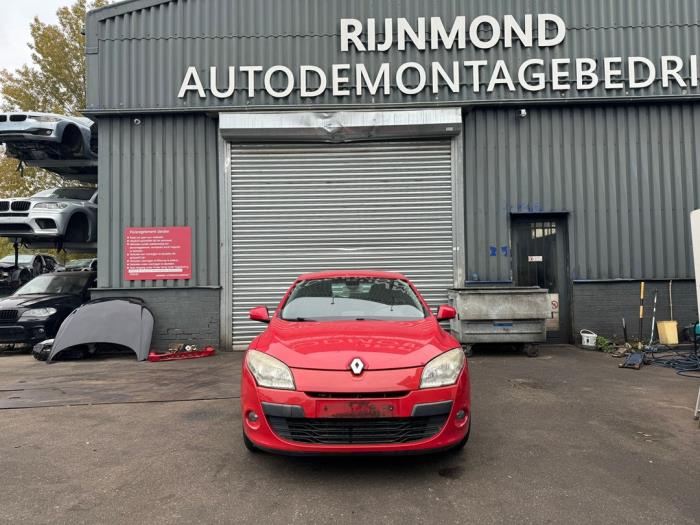 Renault Megane III Berline 1.5 dCi 90 Sloopvoertuig (2010, Rood)