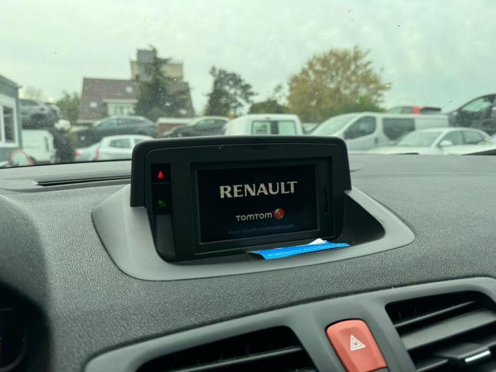 Renault Megane III Berline 1.5 dCi 90 Sloopvoertuig (2010, Rood)