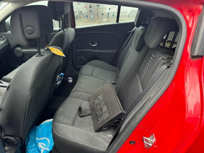 Renault Megane III Berline 1.5 dCi 90 Sloopvoertuig (2010, Rood)