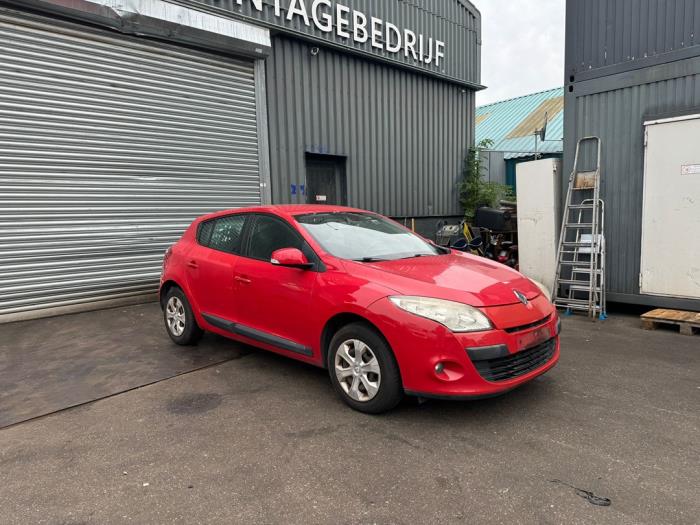 Renault Megane III Berline 1.5 dCi 90 Sloopvoertuig (2010, Rood)
