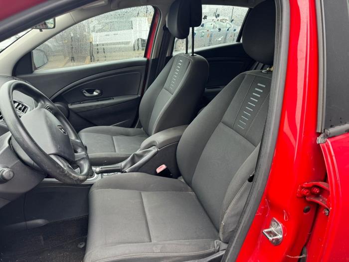 Renault Megane III Berline 1.5 dCi 90 Sloopvoertuig (2010, Rood)