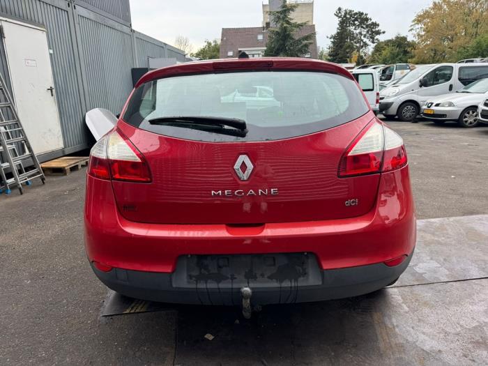 Renault Megane III Berline 1.5 dCi 90 Sloopvoertuig (2010, Rood)
